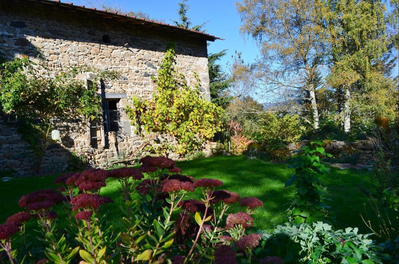 Bed and Breakfast L'Embellie Bertignat Esterno foto