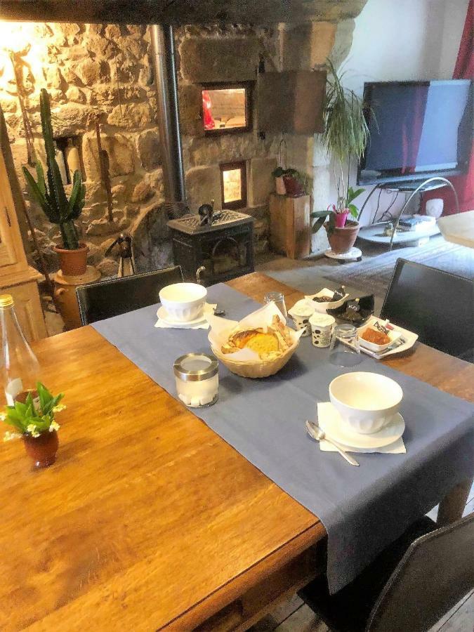 Bed and Breakfast L'Embellie Bertignat Esterno foto
