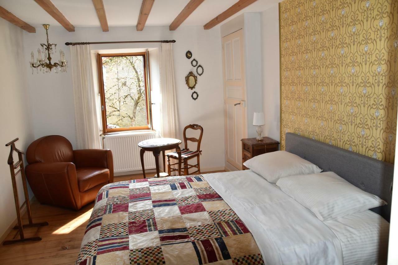 Bed and Breakfast L'Embellie Bertignat Esterno foto