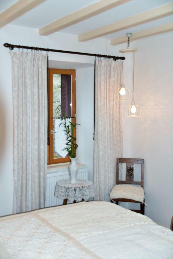 Bed and Breakfast L'Embellie Bertignat Esterno foto