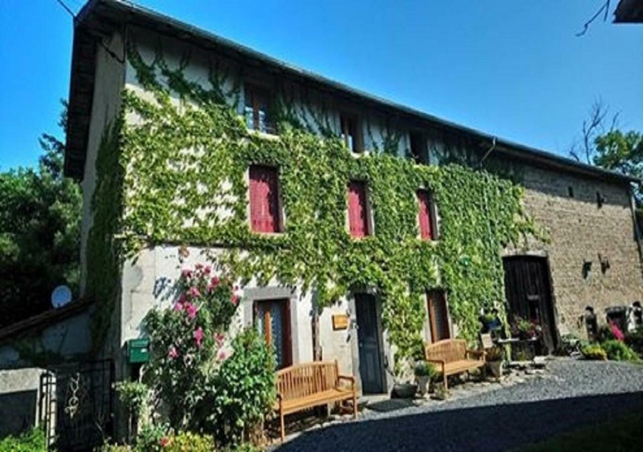 Bed and Breakfast L'Embellie Bertignat Esterno foto
